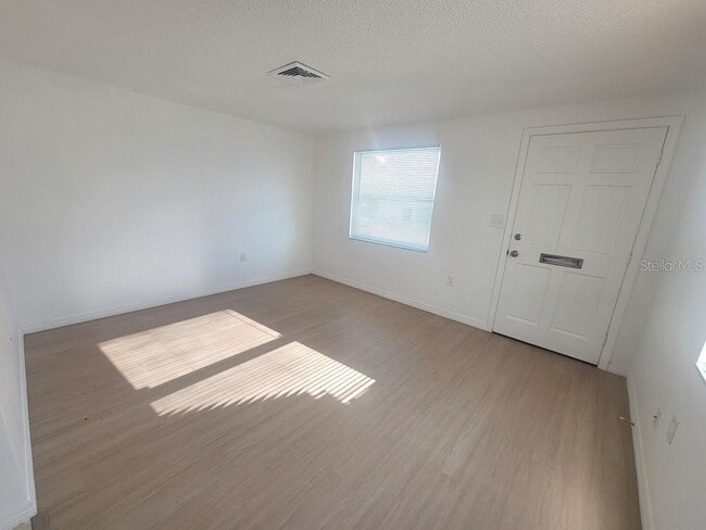 Photo - 4922 Filner St