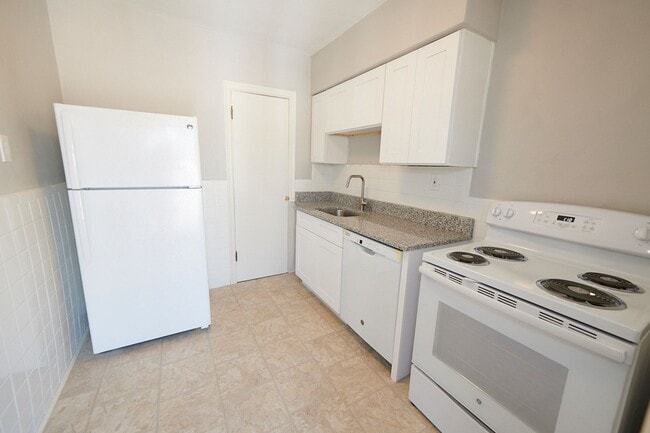 5823 Lindenwood Ave Unit 5823-3E Lindenwood