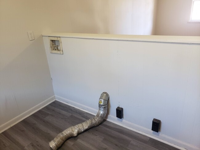 Photo - 219 Nichol St Unit A