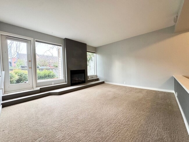 Photo - 1628 42nd Ave E Unit #A