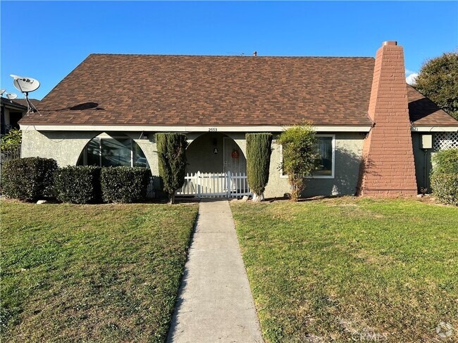 Building Photo - 2553 E Terrace St Rental