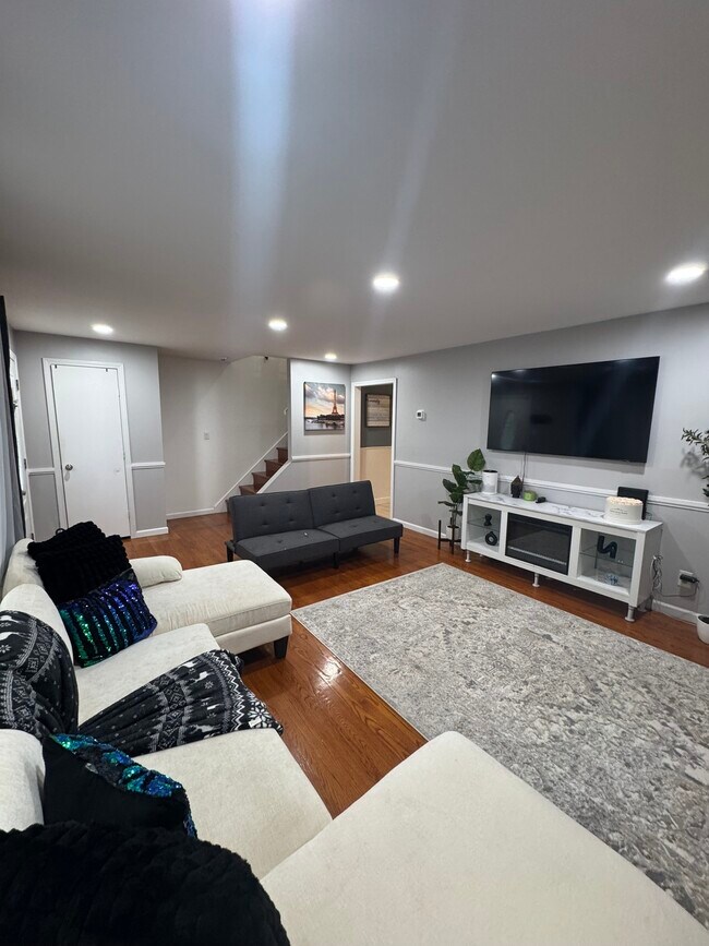 Photo - 230 Stonybrook Rd