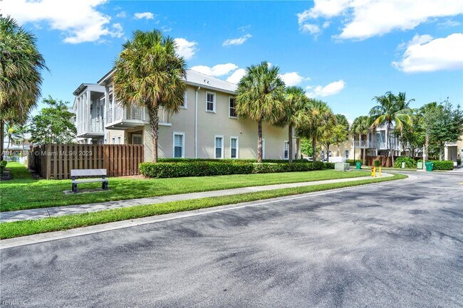 Photo - 4 br, 3.5 bath Townhome - 7500 NW 107th Pl