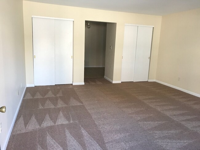 Photo - 422 Aylesford Pl Unit 7