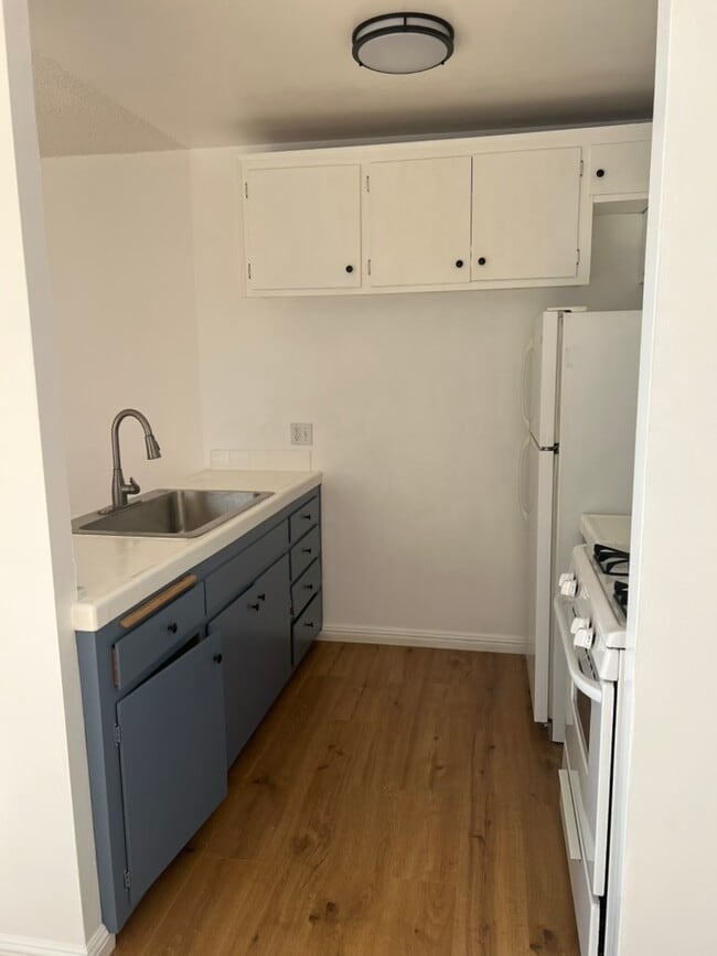 Photo - 1542 Hi Point St Unit 7
