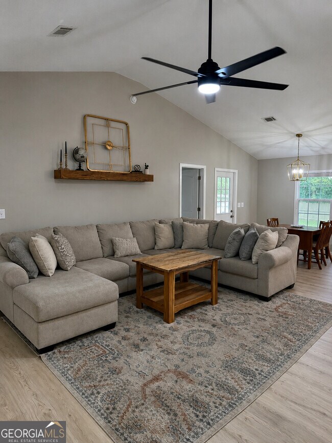 Photo - 108 Cedar Cir Dr