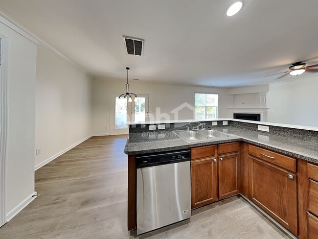 Photo - 6102 Lighted Way Ln