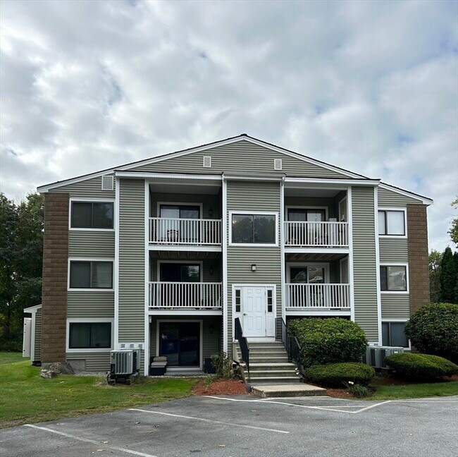 3 Bridgeview Cir Condo Unit 50 Condo for Rent in Tyngsboro, MA