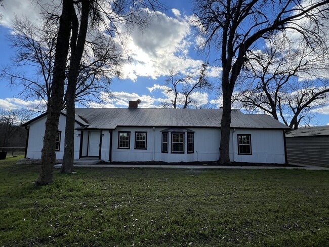 Building Photo - 14500 Old Troy Rd