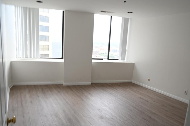 Photo - 48 W 300 S Condominio