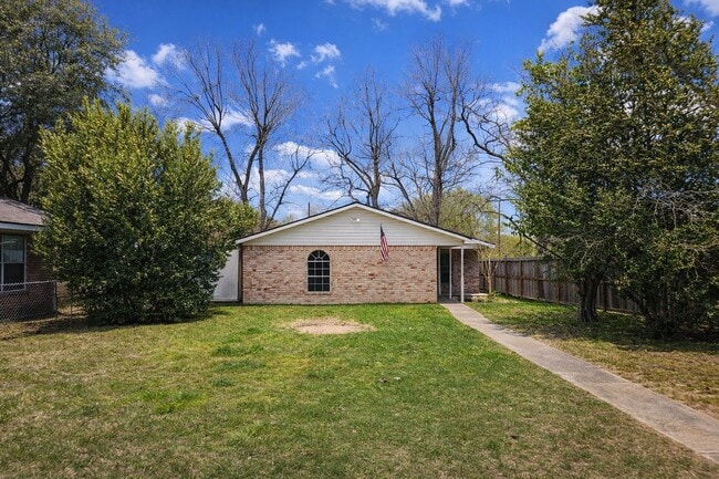 Building Photo - 418 Texas St