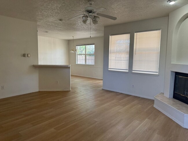 Photo - 7408 Tricia Rd NE
