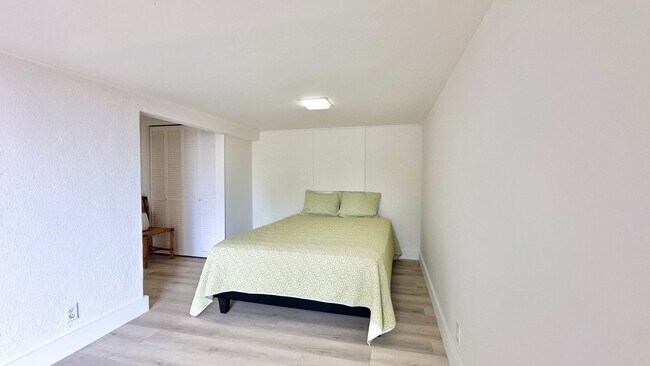 Photo - Available NOW - Newly Renovated Studio with 1 Bath & Washer/Dryer in Maunalani Heights!