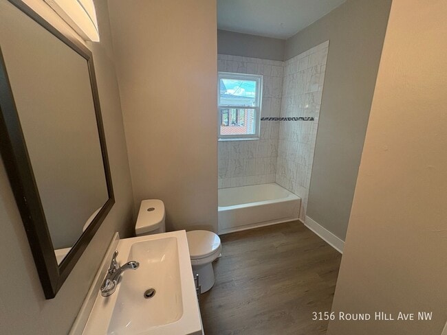 Photo - 3156 Roundhill Ave NW