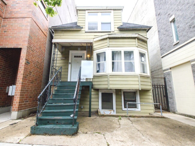 Building Photo - 2244 W Irving Park Rd