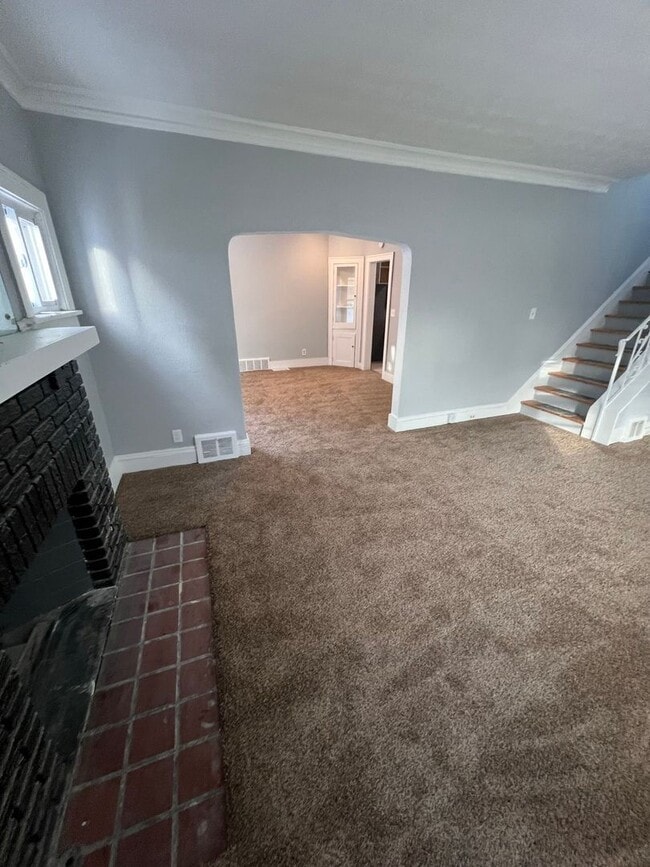 Photo - 18101 Schenely Ave