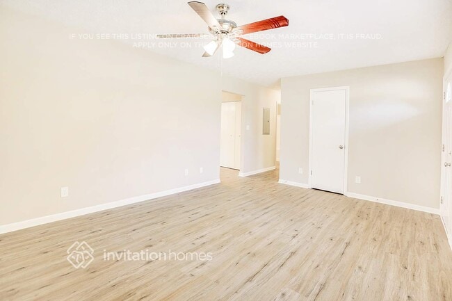 Photo - 237 W James Cir