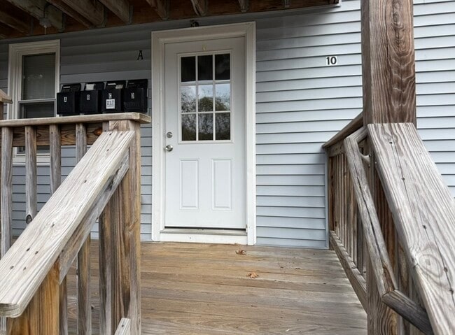 Photo - 10 Sutton Rd Unidad A