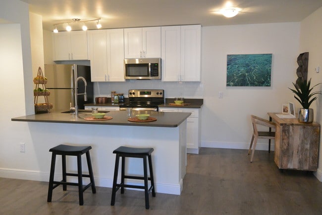 42" White True Wood Cabinets w/Soft Close Feature