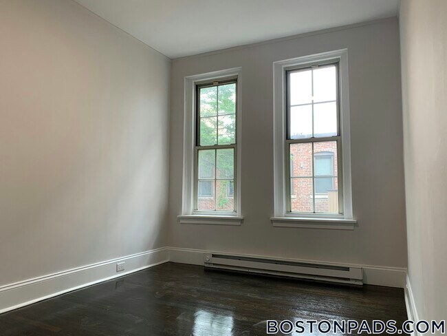 Photo - 32 Clearway St Unit 5