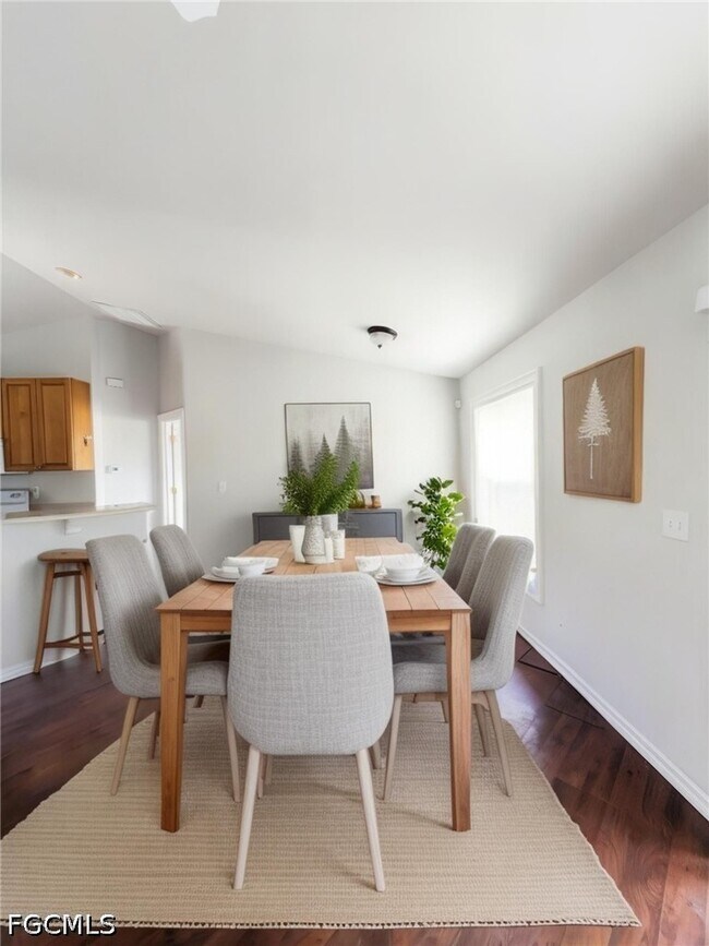 Photo - 5315 Belrose St