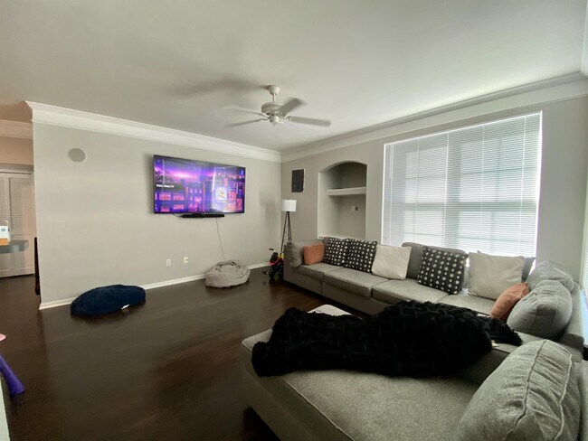 Photo - 3432 Westchester Square Blvd