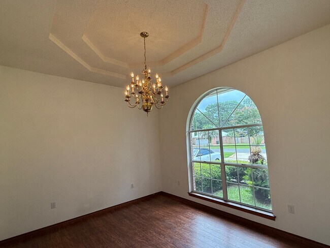 Photo - 4444 Southminster Cir