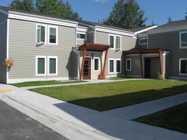 Building Photo - 350 S Santa Claus Ln Rental