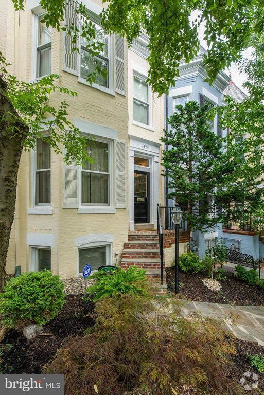 Building Photo - 2229 Hall Pl NW Rental