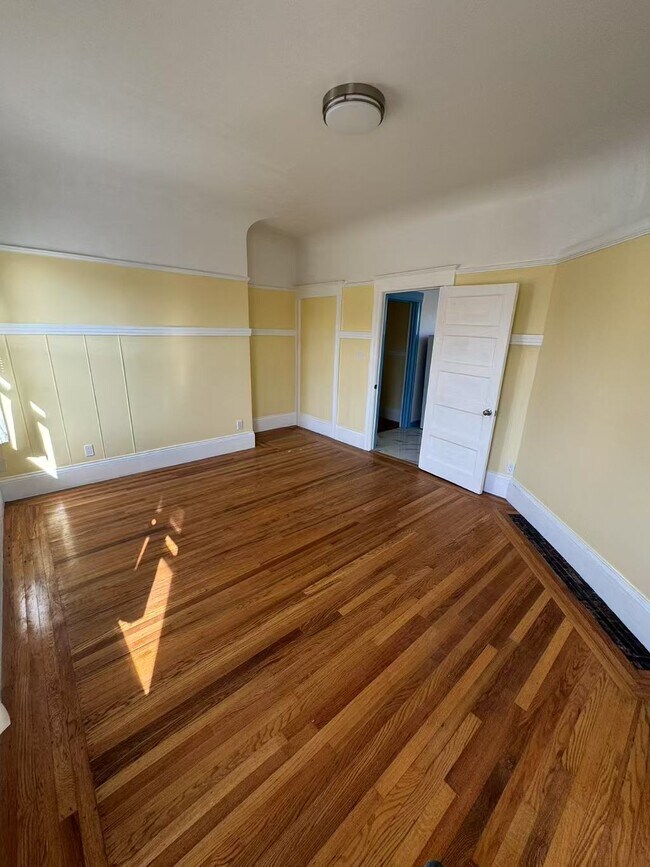 629 E 15th St Unidad 629 E 15th St