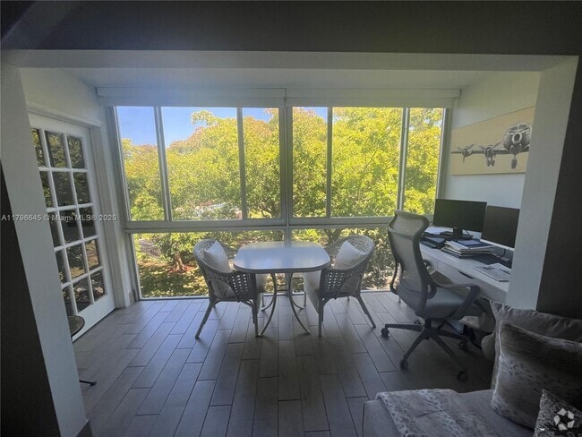 Building Photo - 1401 SW 128th Terrace Unit 309H Rental