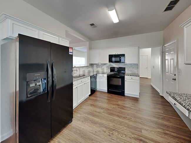 Photo - 1540 Cardinal Ln