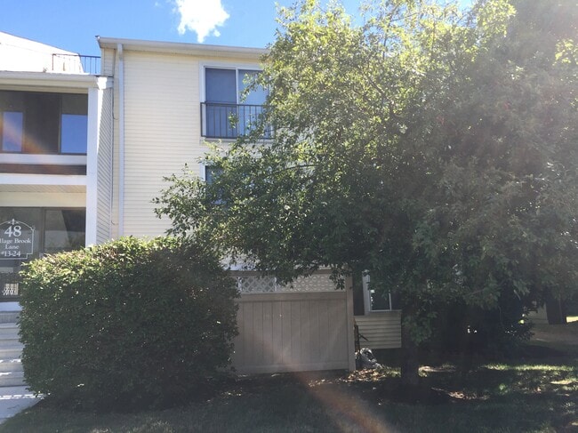 Photo - 46 Village Brook Ln Unit 2