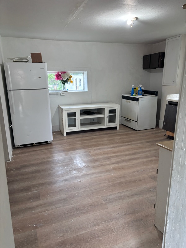 Photo - 205 N Hendren Ave