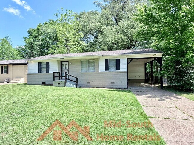 3682 Suzanne Dr