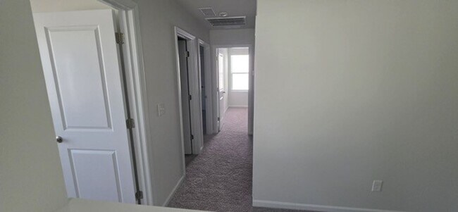 Photo - *** Move in Ready ***