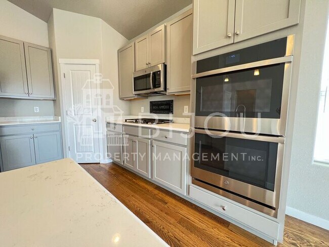 Photo - 1576 Grand Overlook St