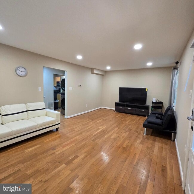 Photo - 5676 Kirkham Ct