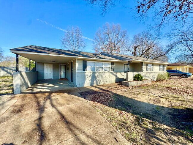 Photo - 954 E Holmes Rd