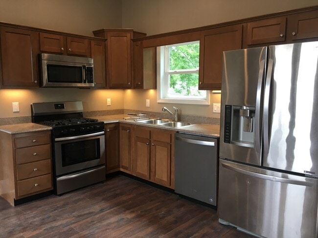 Photo - 631 E Chestnut St Unit 631-B