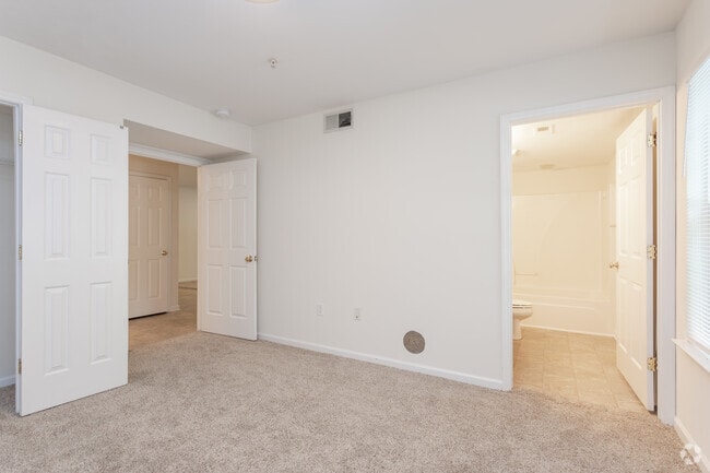 2BR, 2BA - 950SF- Bedroom