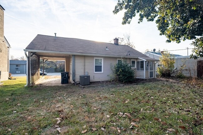 Photo - Charming 2 bedroom, 1 bath house