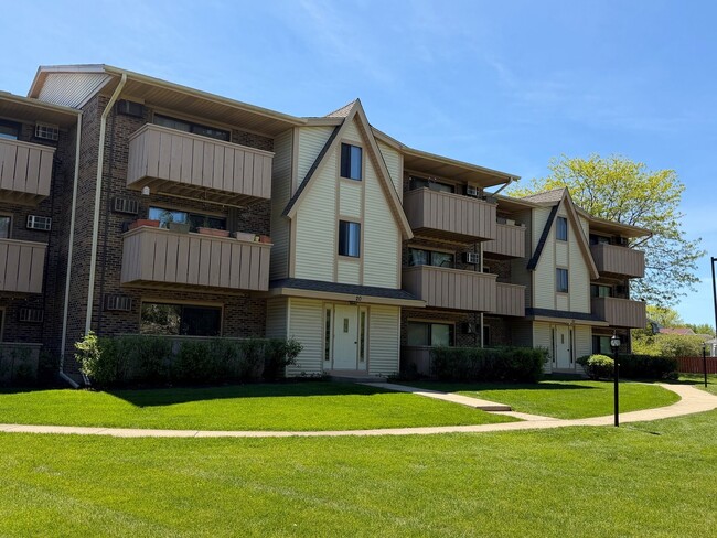 Building Photo - 20 Echo Ct Unit 3