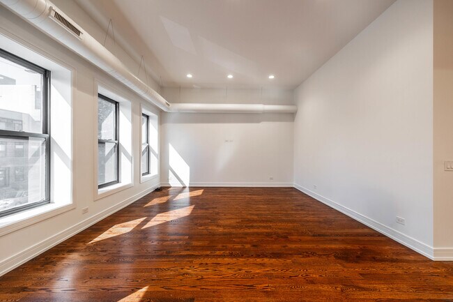 Photo - 2500 W Chicago Ave Unit 2W