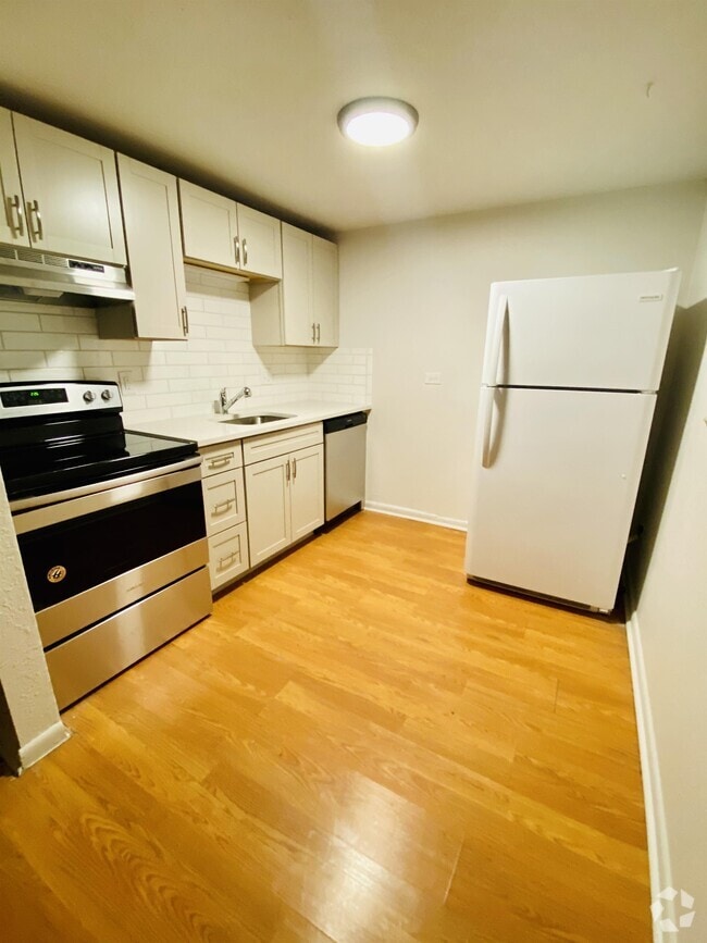 Building Photo - 1415 N Pearl St Rental