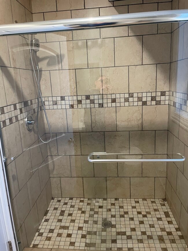 Photo - 6027 W Giddings St