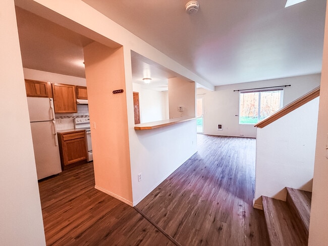 Photo - 943 College Ln NE