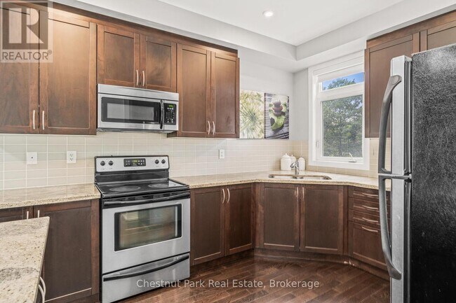 Photo - 65 Rockmount Cres