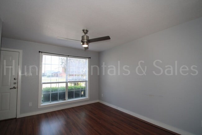 Photo - Beautiful 2 Bedroom, 1.5 Bath Townhouse