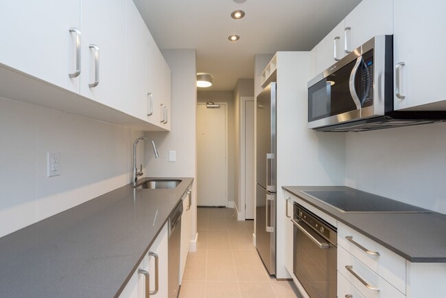 Building Photo - 501 Kingston Rd Unit 601